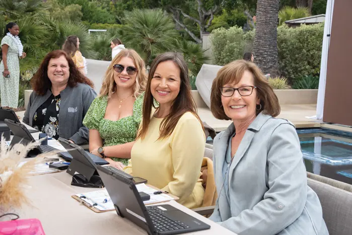 4 Montecito Bank and Trust employees volunteering.